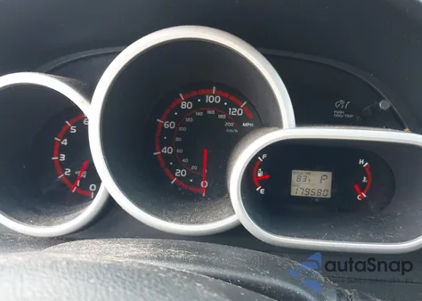 2010 Toyota Matrix z USA, uszkodzony, nr VIN 2T1KU4EEXAC329689